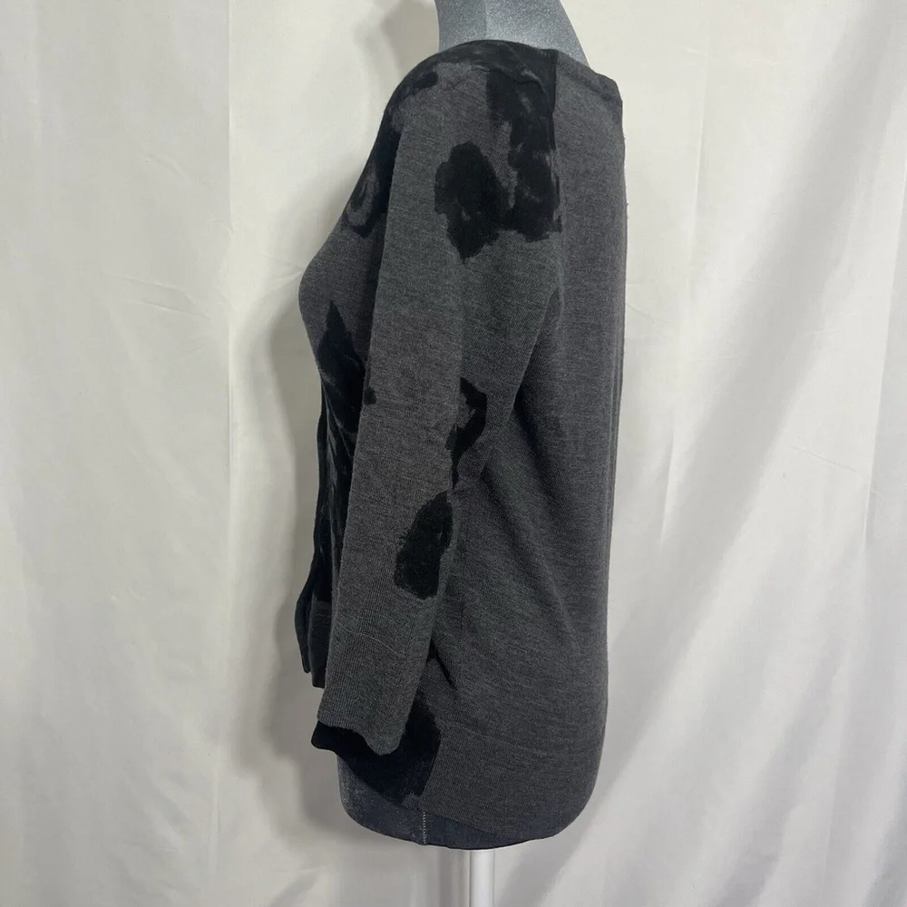 Talbots Size Mp Gray Black Floral Print Merino Wool 3/4 Sleeve Cardigan Sweater